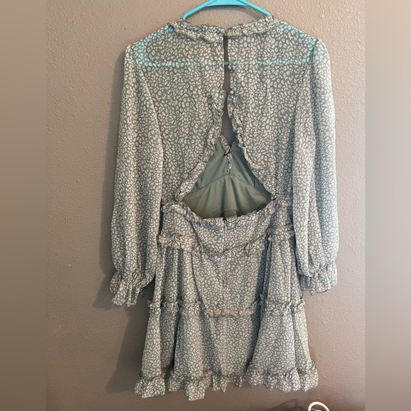 Dress - Picture 6 of 6